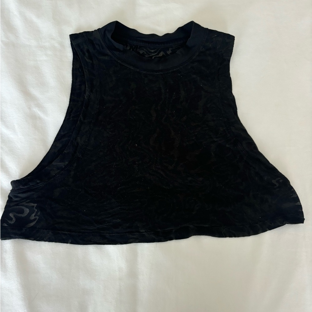 Lululemon BLACK CROP TOP SIZE 4